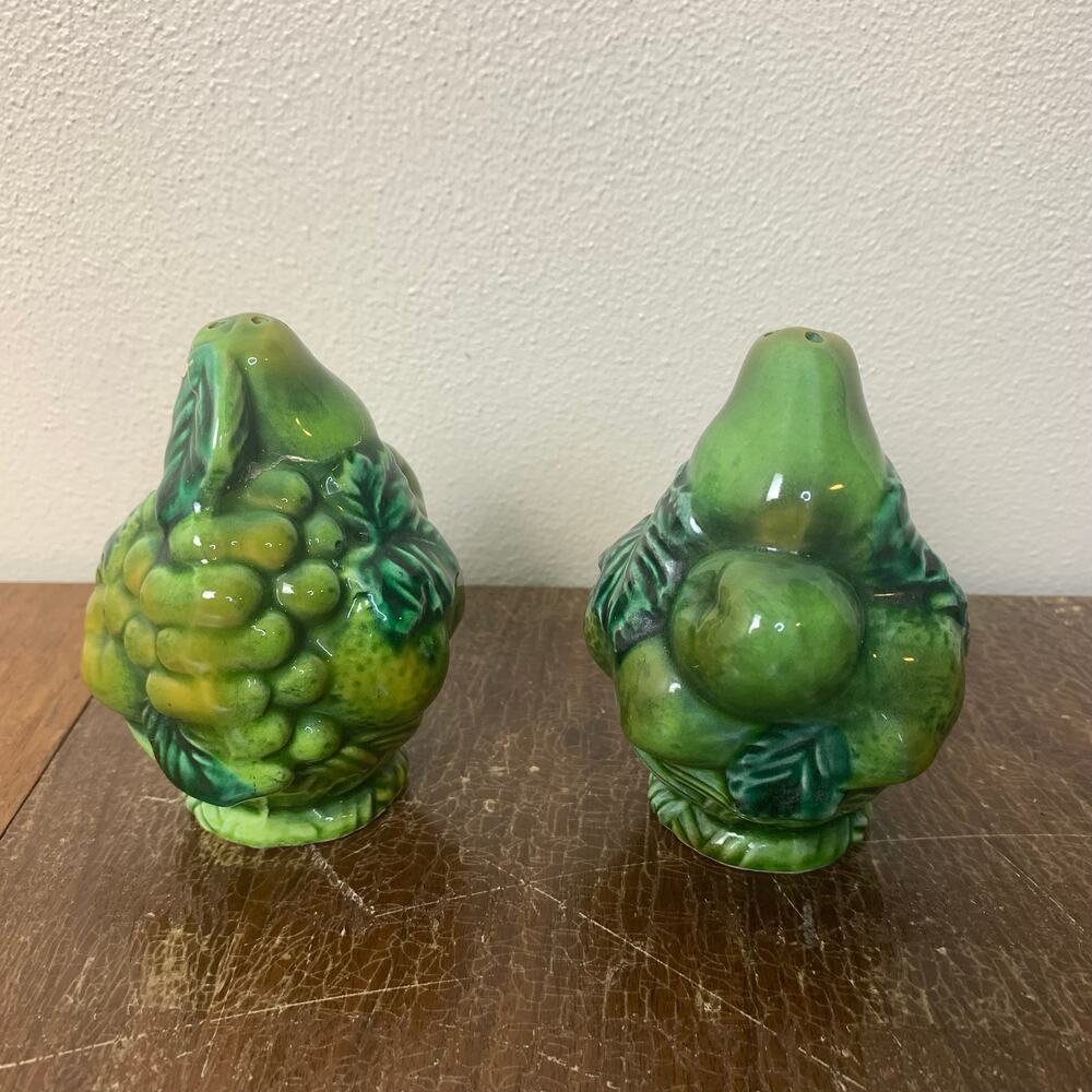 Inarco vintage 1960s 3D fruit Green Salt and Pepper Shaker Set with stoppers
